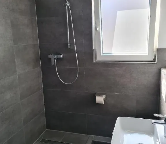 City-apartment, Zentral, & Netflix *