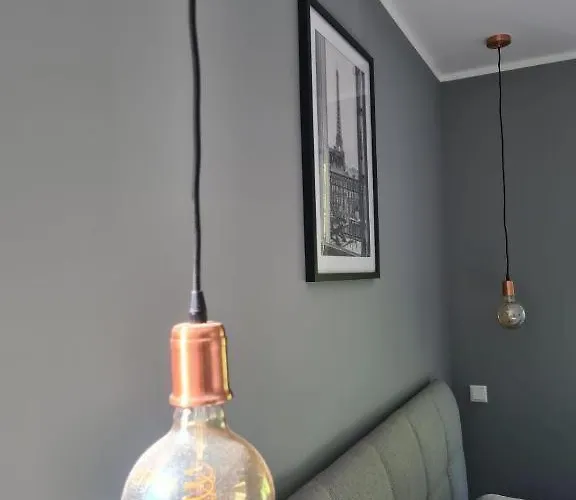 City-apartment, Zentral, & Netflix